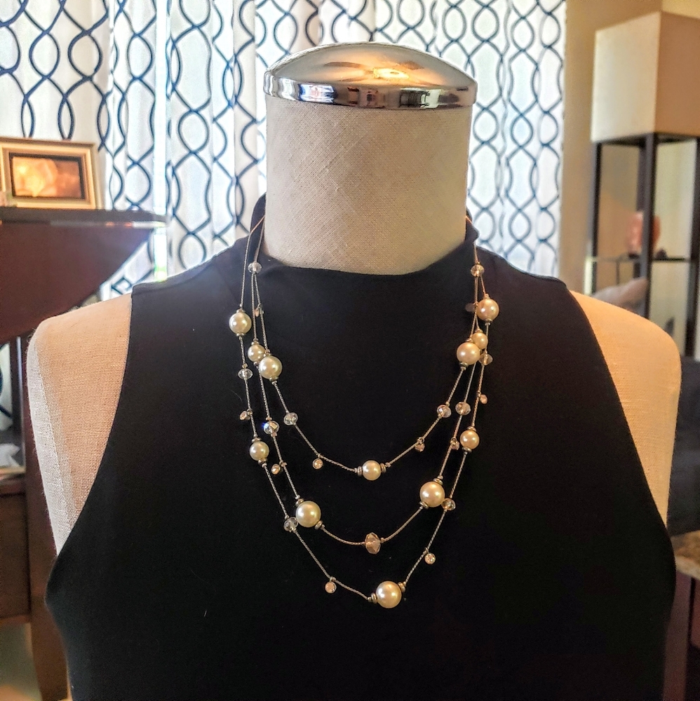 2 for $7 sale! Silver necklace pearls & jewels